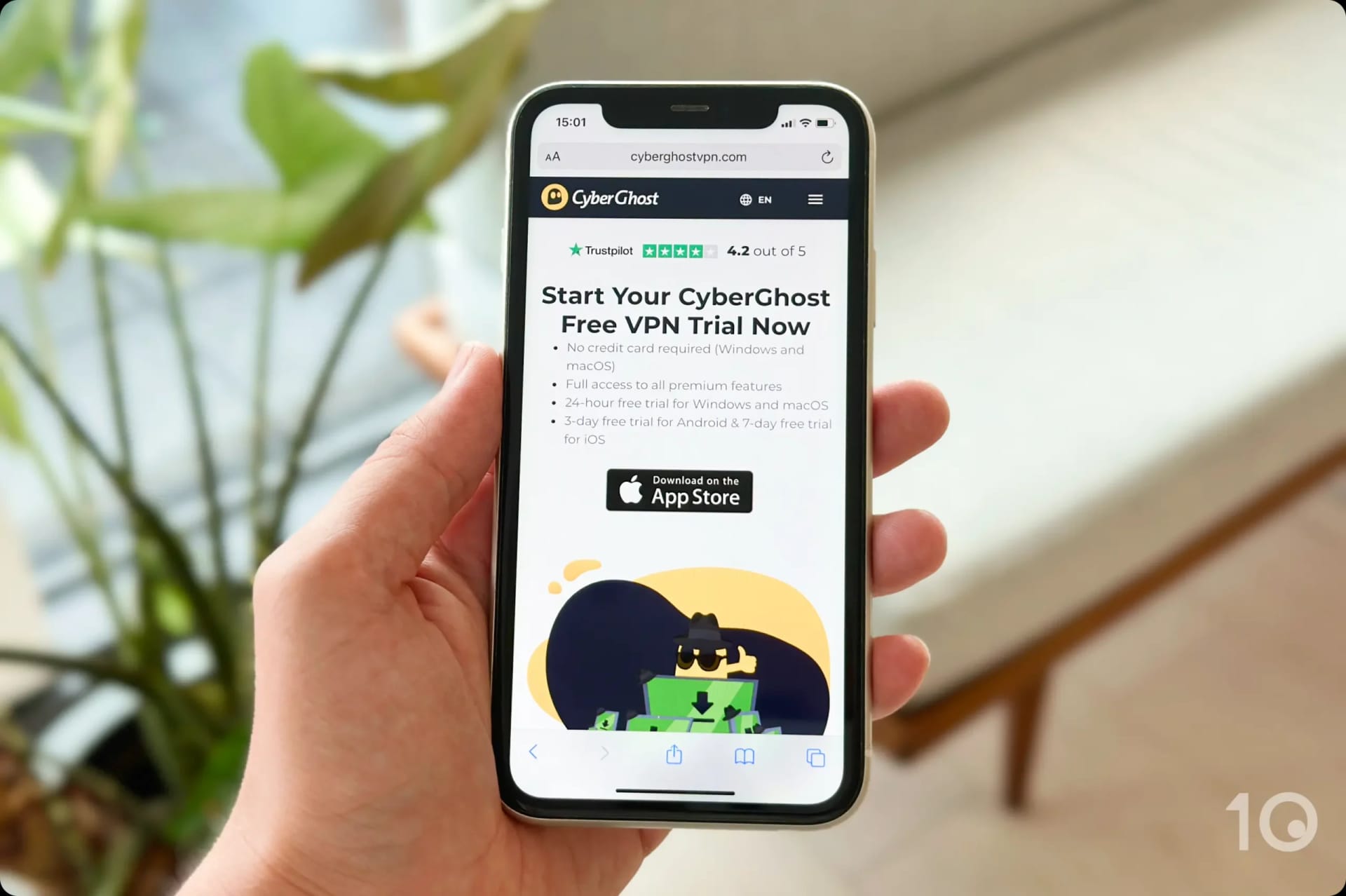 Strona rejestracji darmowego okresu próbnego CyberGhost na iOS