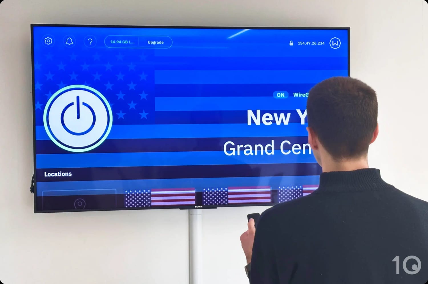 Nuestro tester usando la aplicación de Windscribe para tvOS