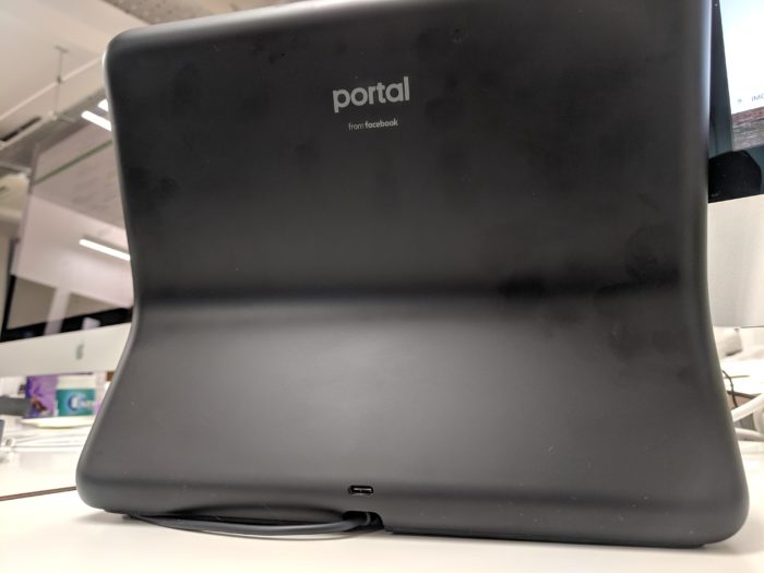 Facebook Portal - back