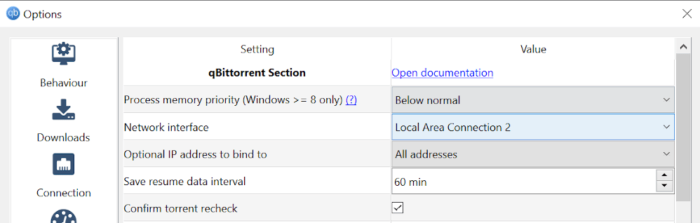 menu de recursos avançados do qbittorrent com a interface de rede em destaque