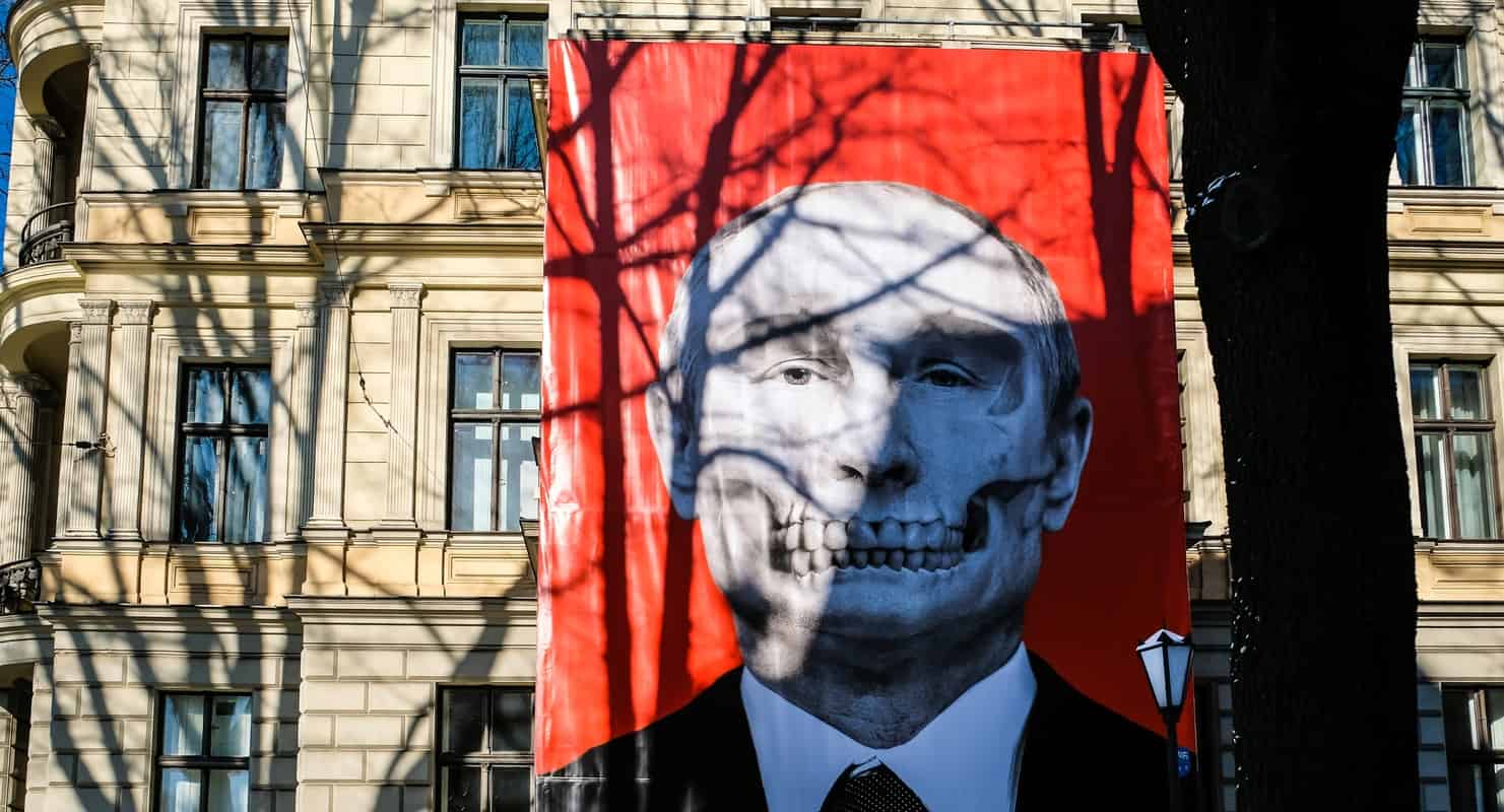 Internet Shutdown & VPN Ownership Investigation hero image showing banner of Russia president Vladimir Putin