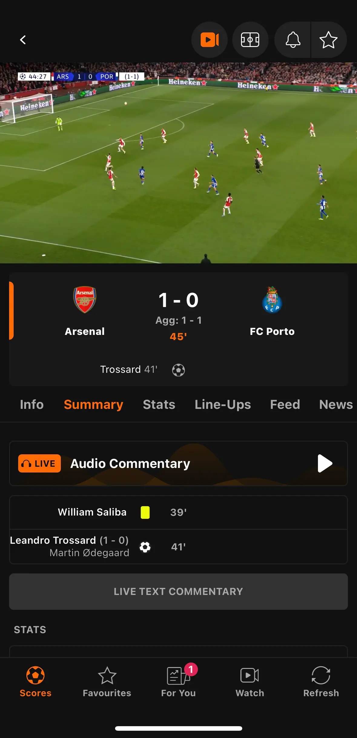 Viendo la retransmisión del Arsenal vs. Porto de la Champions a través de la aplicación iOS irlandesa de LiveScore.